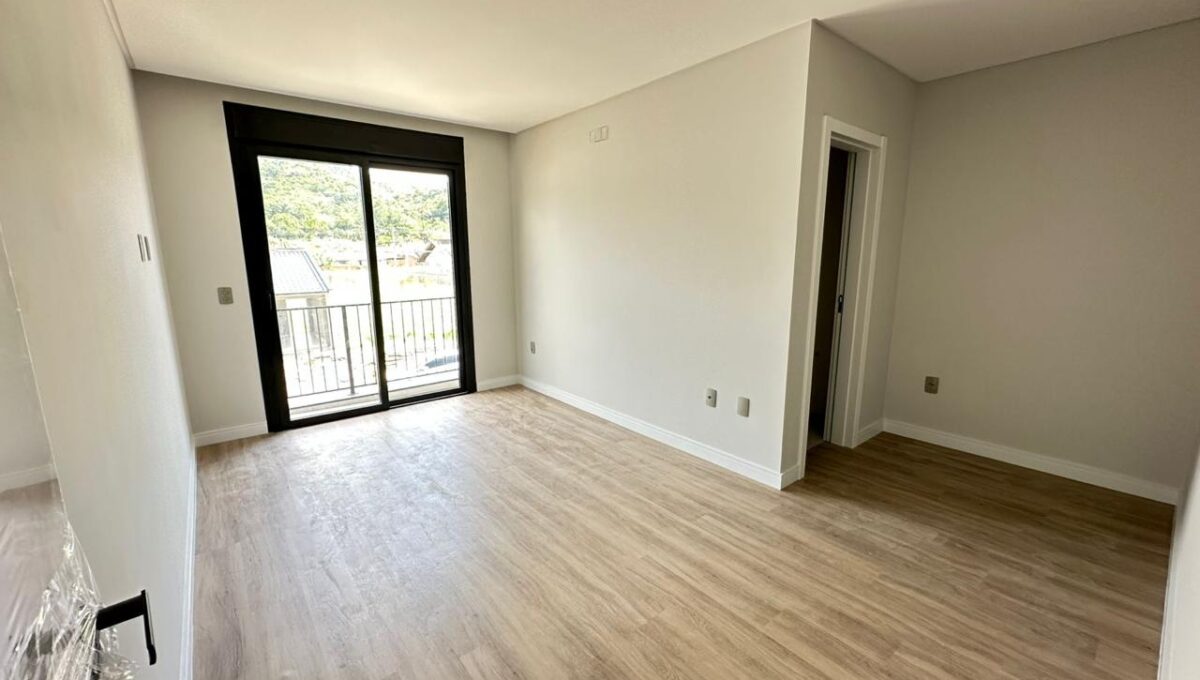 8101932f-35bc-4dac-94b2-3974560d5de8