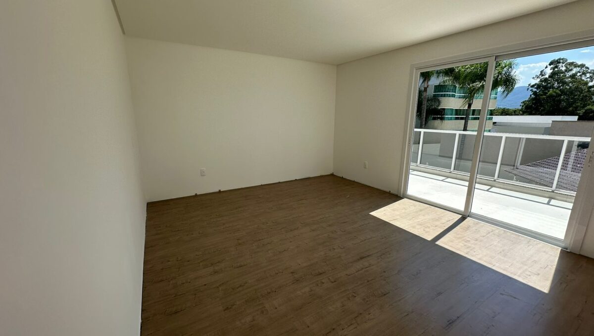 b8a7d0c4-9c0e-4a65-8174-8cbe103181c7