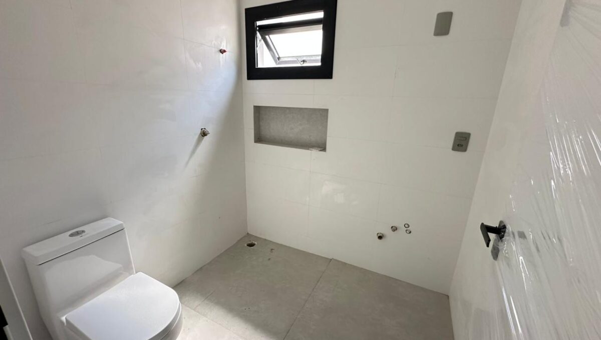 b97baf24-d7a9-4c70-8431-e13b925aa632