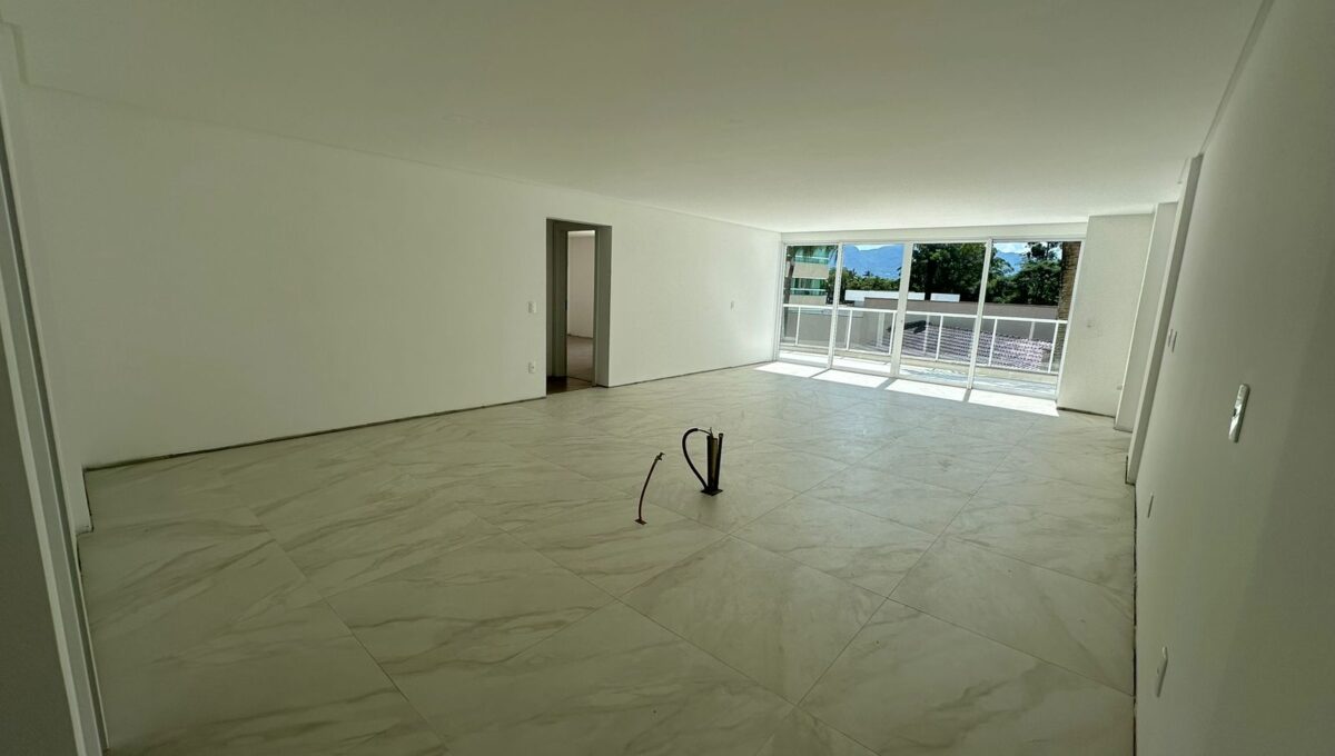 e6b6528f-eae2-4ad9-a61d-1a94abb1fcd2